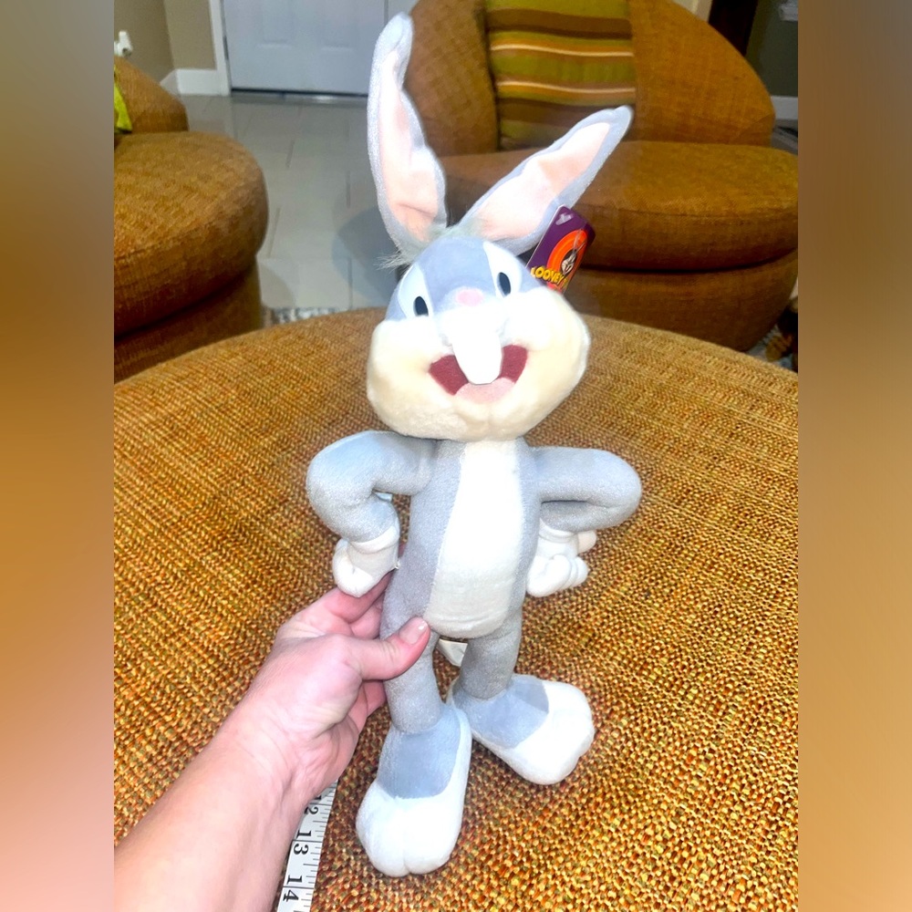 Looney Tunes -Warner Brothers Bugs Bunny stuffed animal vintage